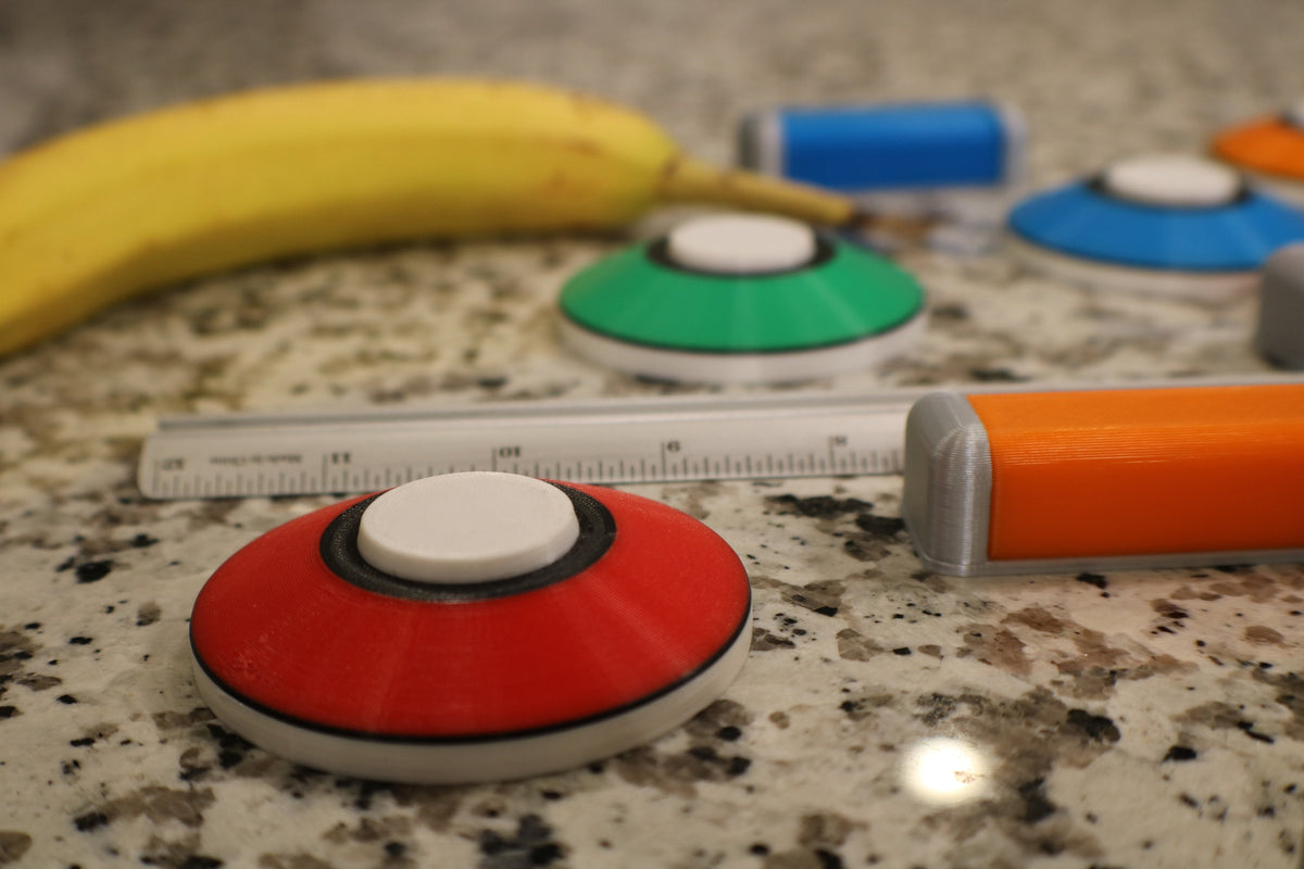(This listing is for the red circular note)
Circular notes are 2.75in in diameter and 3/4in tall.